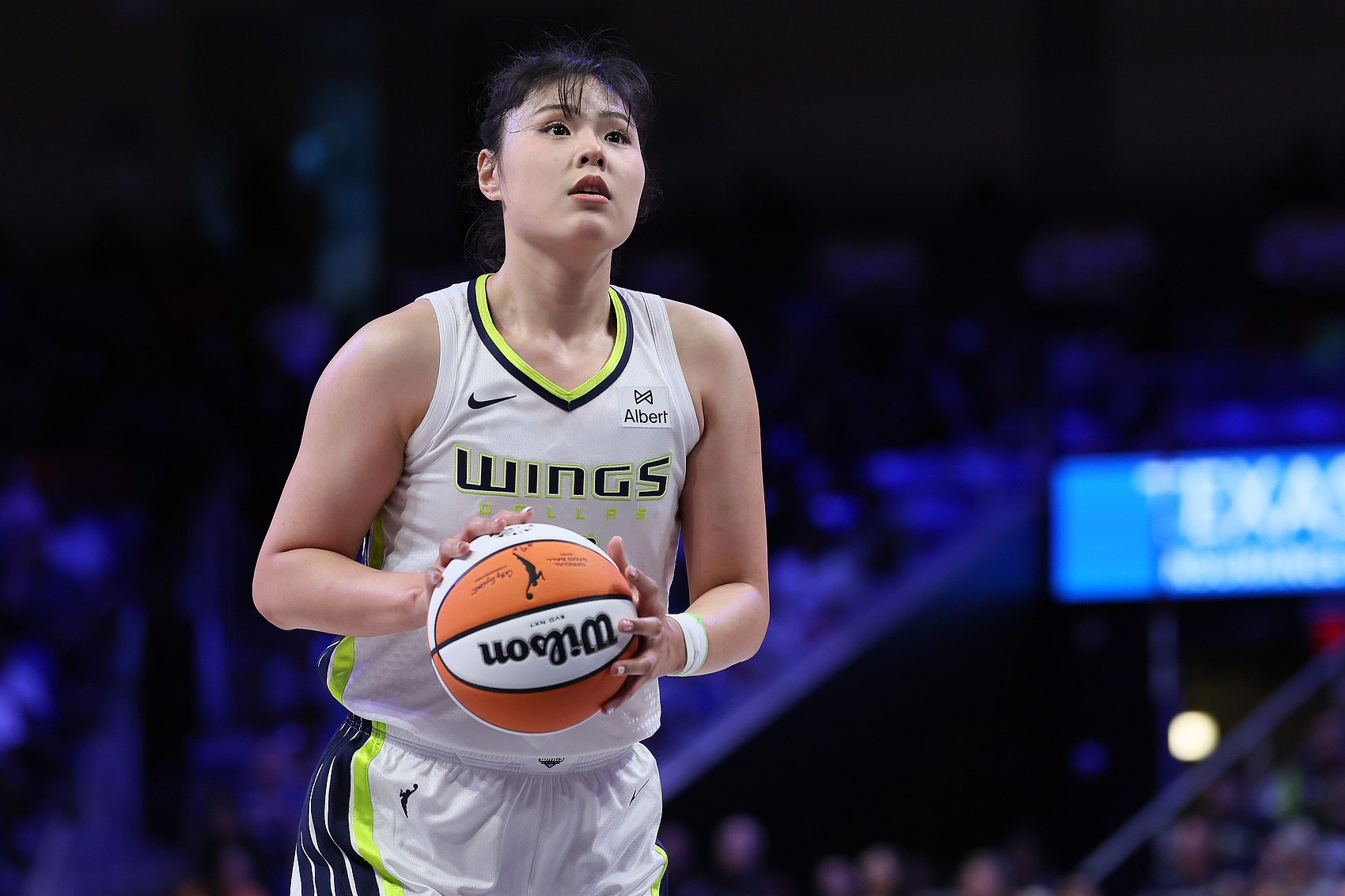 下首发!李月汝替补出战5中4得8分7板!佩奇20分 飞翼胜卫冕冠军